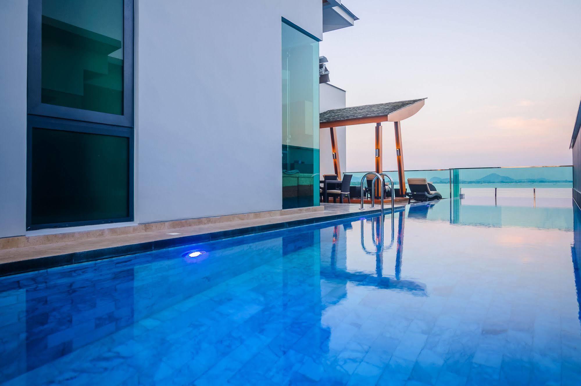 Elemental Villas Rawai Exterior photo